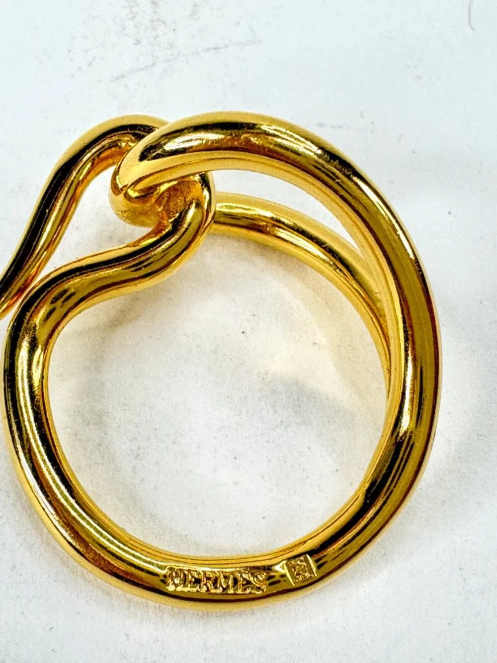 Vintage Hermès Anneau De Foulard Golden Metal Scarf Ring with Pouch GS856